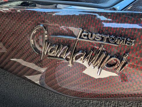 Used 2019 Chevrolet Corvette Stingray Coupe w/ Carbon Flash Badge Package RWD image 20