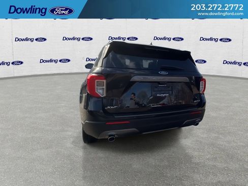 Used 2022 Ford Explorer XLT w/ Equipment Group 202A image 9