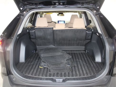 Used 2023 Toyota RAV4 XLE w/ Convenience Package image 16