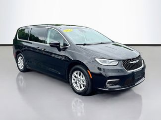 Used 2024 Chrysler Pacifica Touring-L FWD video 1