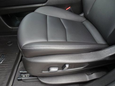 Certified 2024 Cadillac XT5 Luxury w/ LPO, Floor Liner Package AWD/4WD image 8