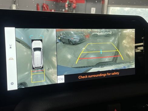 Used 2024 Toyota Land Cruiser image 25