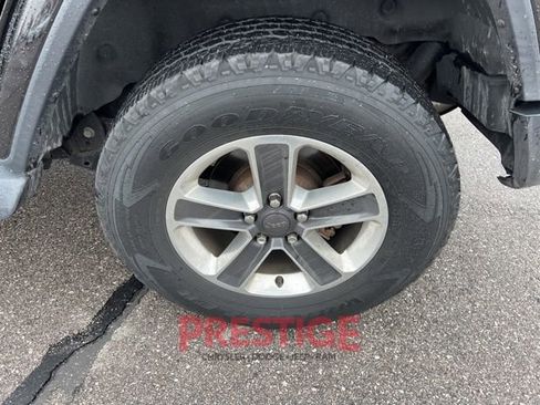 Used 2018 Jeep Wrangler Unlimited Sahara w/ Dual Top Group image 14