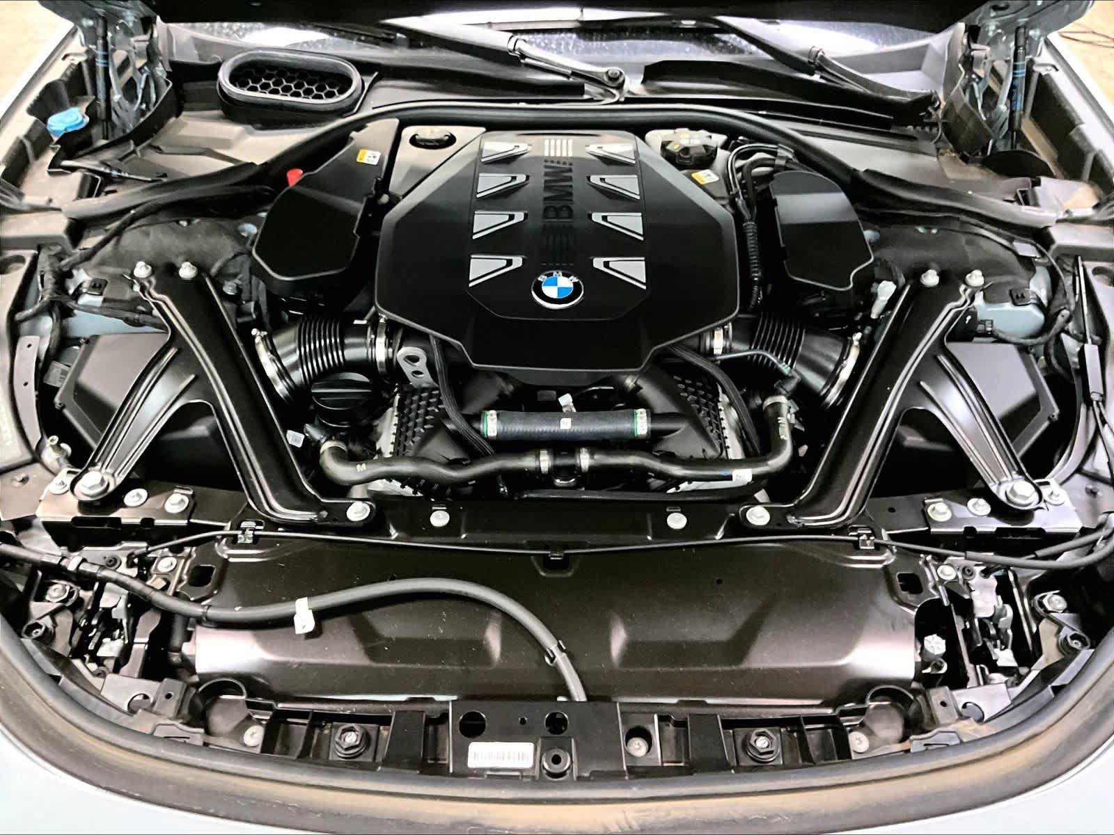 Used 2025 BMW 760i xDrive AWD/4WD image 15