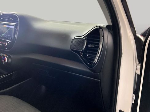 Used 2020 Kia Soul EX w/ Option Group 015 FWD image 17