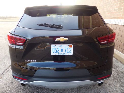 Used 2023 Chevrolet Blazer LT FWD image 8