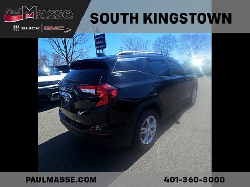 Used 2024 GMC Terrain SLE w/ Driver Convenience Package image 7