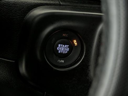 Used 2018 Jeep Wrangler Unlimited Sport S image 18