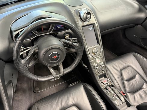 Used 2015 McLaren 650S Spider image 13