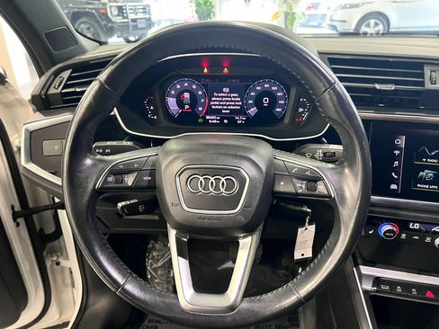 Used 2020 Audi Q3 2.0T Premium AWD/4WD image 17