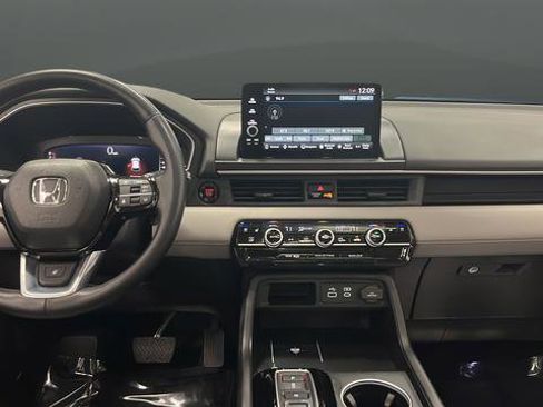 Used 2024 Honda Pilot Elite image 11