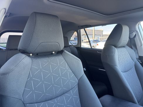 Certified 2022 Toyota RAV4 XLE w/ Convenience Package image 20