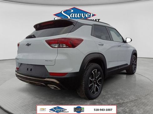Used 2023 Chevrolet TrailBlazer ACTIV w/ Sun and Liftgate Package FWD image 5