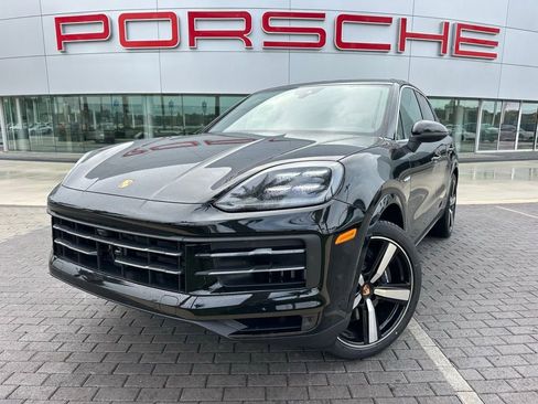 Used 2026 Porsche Cayenne image 1