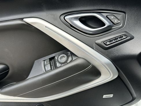 Used 2019 Chevrolet Camaro SS RWD image 24