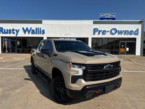 Used 2023 Chevrolet Silverado 1500 LT Trail Boss w/ LPO, Dark Essentials Package AWD/4WD image 1