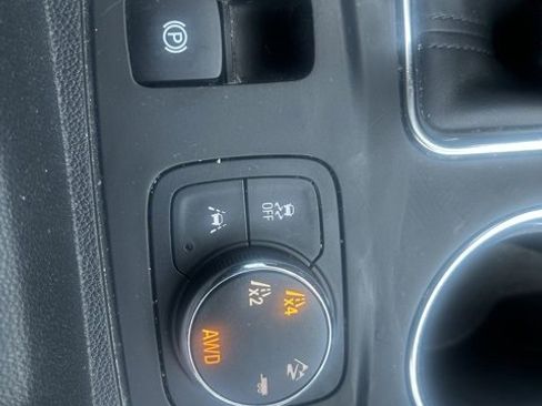 Used 2019 Chevrolet Traverse Premier w/ LPO, Blackout Package image 17