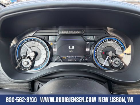 Used 2022 RAM 1500 Limited w/ Body Color Bumper Group AWD/4WD image 15