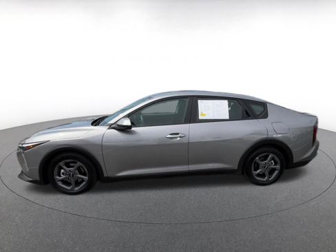 Used 2025 Kia K4 LXS image 9