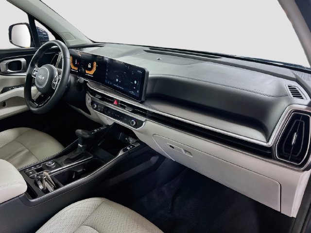 Certified 2024 Kia Sorento S w/ Panoramic Sunroof Package FWD image 31