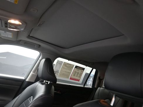 Used 2023 Toyota Highlander XLE image 11