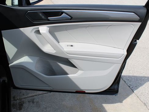 Certified 2024 Volkswagen Tiguan SE R-Line w/ MDO Package, Two-Row image 25