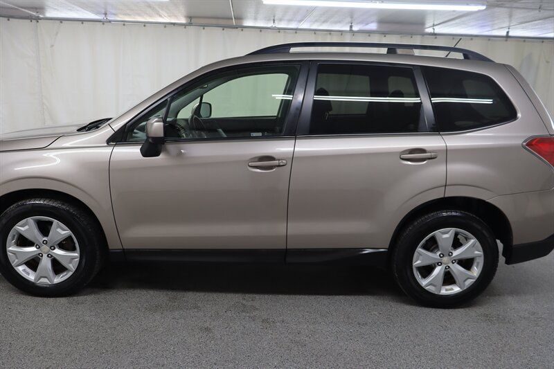 Used 2015 Subaru Forester 2.5i Premium AWD/4WD image 5