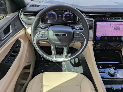 New 2025 Jeep Grand Cherokee Limited w/ Trailer Tow Package image 14