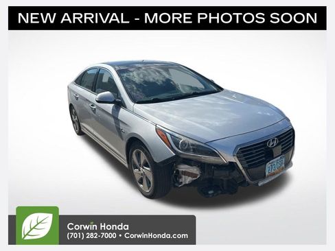 Used 2017 Hyundai Sonata Limited w/ Ultimate Package 02 FWD image 1