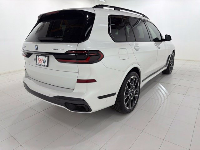 Used 2026 BMW X7 xDrive40i w/ M Sport Package AWD/4WD image 5