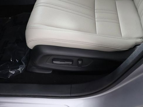 Used 2025 Honda HR-V EX-L image 31