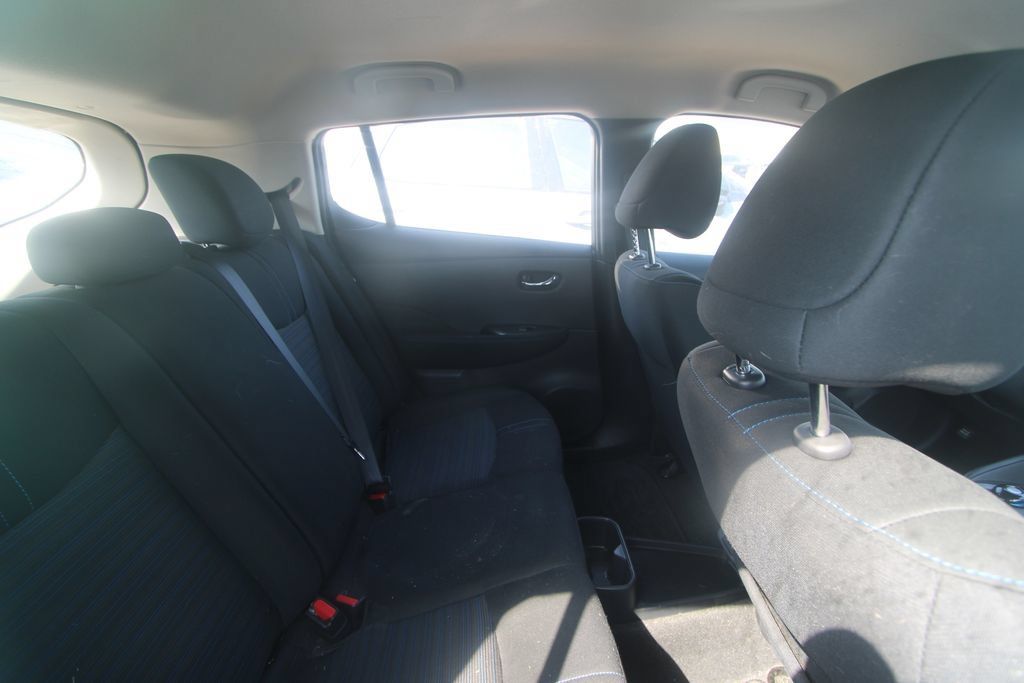 Used 2025 Nissan Leaf S FWD image 18