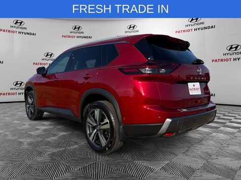 Used 2025 Nissan Rogue SL AWD/4WD image 5
