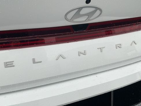 Certified 2024 Hyundai Elantra SEL w/ Convenience Package FWD image 34