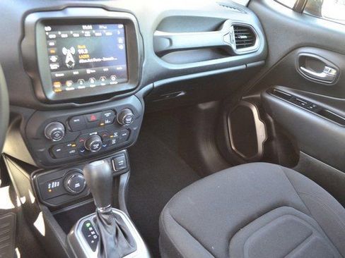 Used 2022 Jeep Renegade Latitude image 23