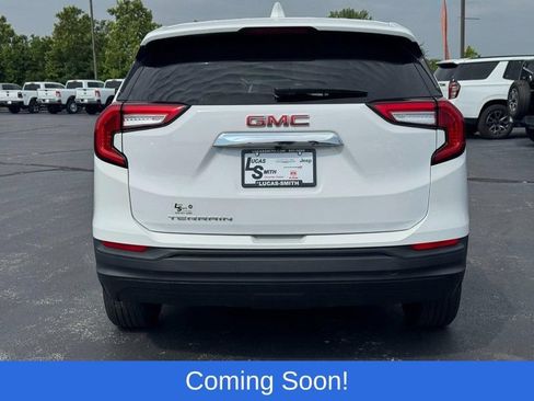 Used 2024 GMC Terrain SLE FWD image 4