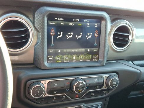 Used 2023 Jeep Gladiator Overland image 15