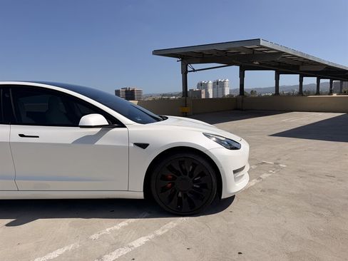 Used 2021 Tesla Model 3 Performance AWD/4WD image 10