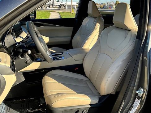 Certified 2025 INFINITI QX60 Luxe image 17
