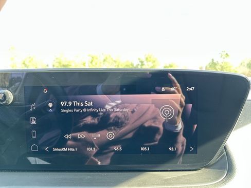 Used 2024 Buick Encore GX Sport Touring image 12