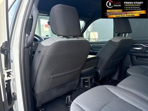 Used 2024 RAM 2500 Big Horn image 38