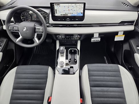 New 2026 Mitsubishi Outlander LE image 20