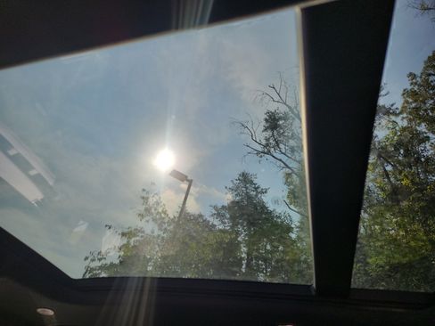 Used 2025 Land Rover Defender 110 S image 25