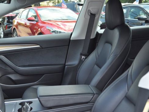 Used 2022 Tesla Model 3 Performance image 5