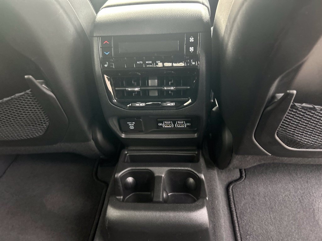 Certified 2023 Jeep Grand Cherokee L Limited w/ Luxury Tech Group II AWD/4WD image 29