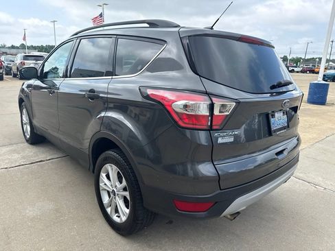 Used 2018 Ford Escape SE FWD image 6