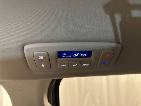 Certified 2024 Kia Carnival EX image 27