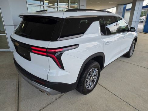 Used 2026 Chevrolet Traverse LT w/ Driver Confidence Package FWD image 4