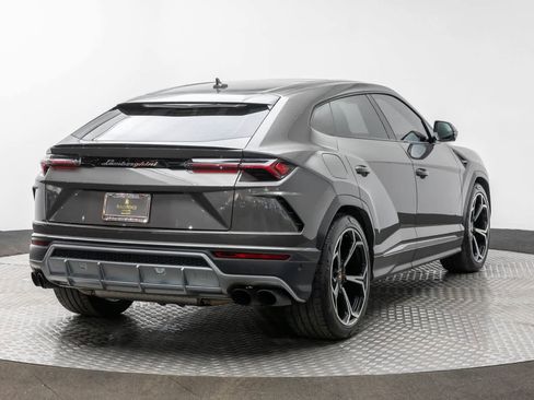 Used 2022 Lamborghini Urus image 24