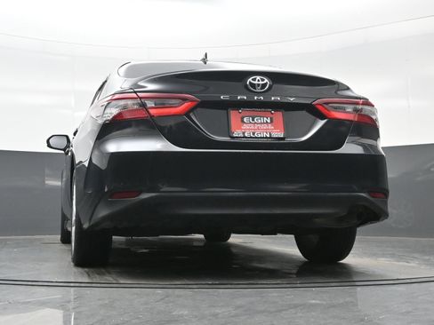 Used 2021 Toyota Camry LE image 27